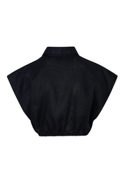 croptop con cuello negro